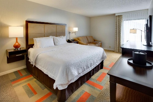 Hampton Inn By Hilton Harrisonburg image 2