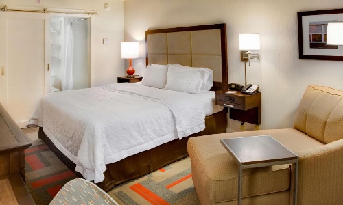 Hampton Inn By Hilton Harrisonburg image 6