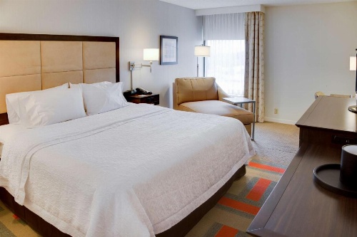 Hampton Inn By Hilton Harrisonburg image 7